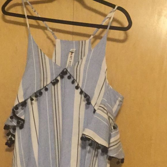 Design Lab White cCold Shoulder Dress - Picture 2 of 10